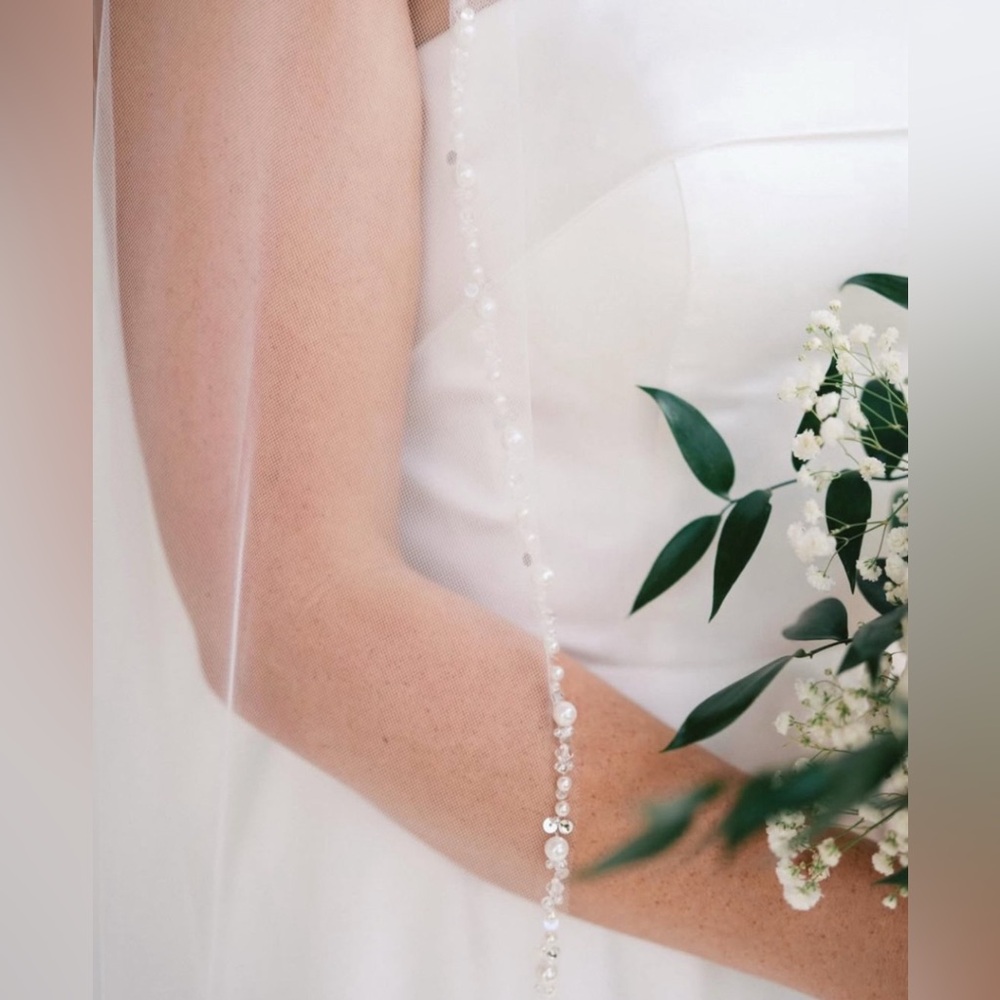 Elegant White Bridal Veil